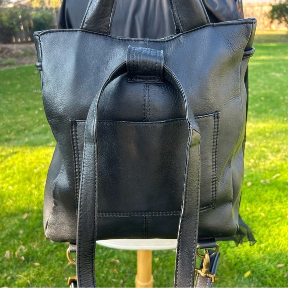 Vintage Hobo International 3-in-1 Black Leather Handbag/Shoulder/Backpack main image 11